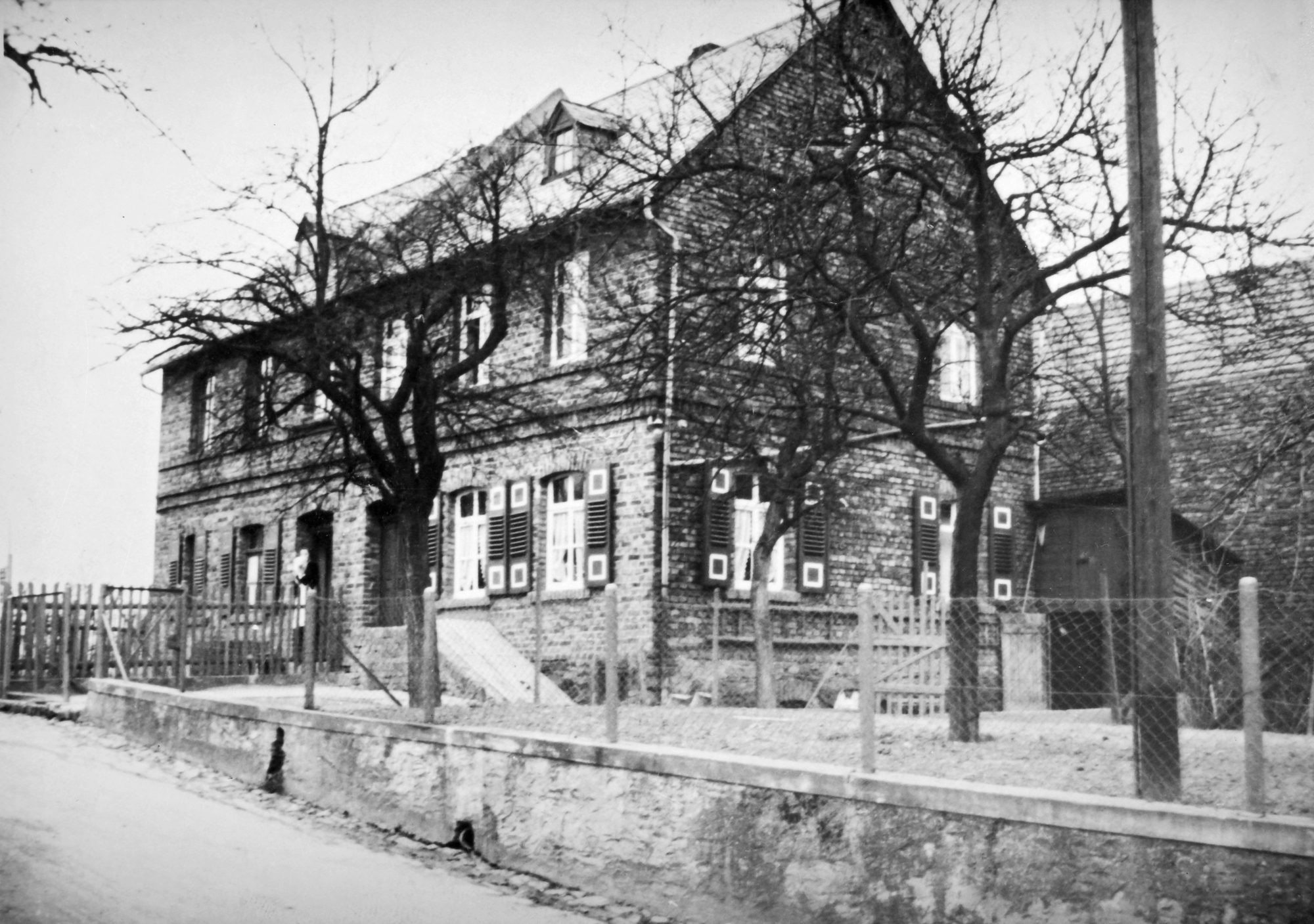 Friedhofsweg 1 und 3, 1952